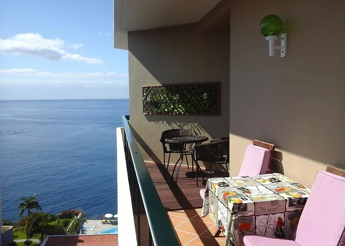 Bright * Funchal (Madeira)